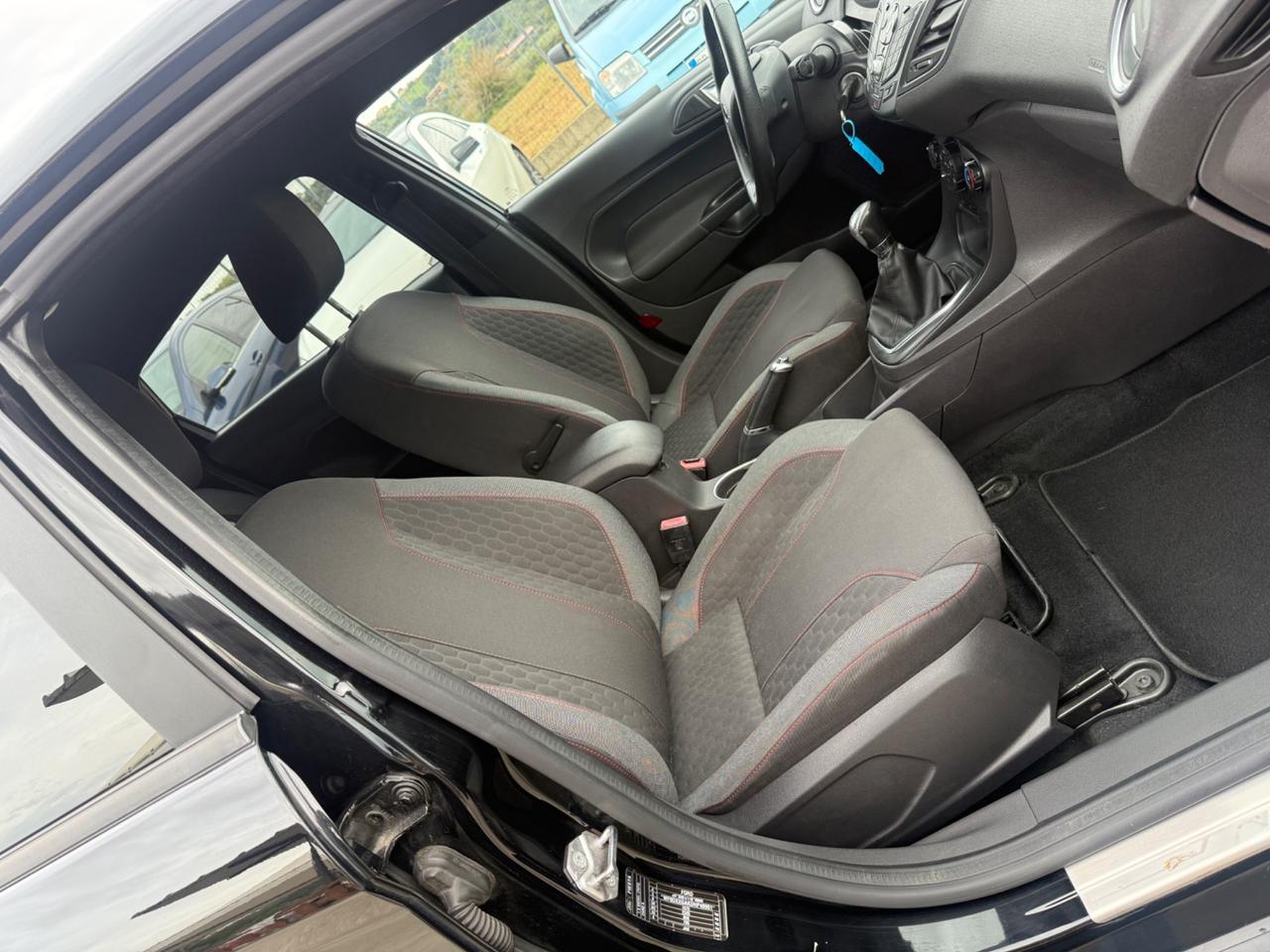 Ford Fiesta 1.5 TDCi 75CV 5 porte ST-Line