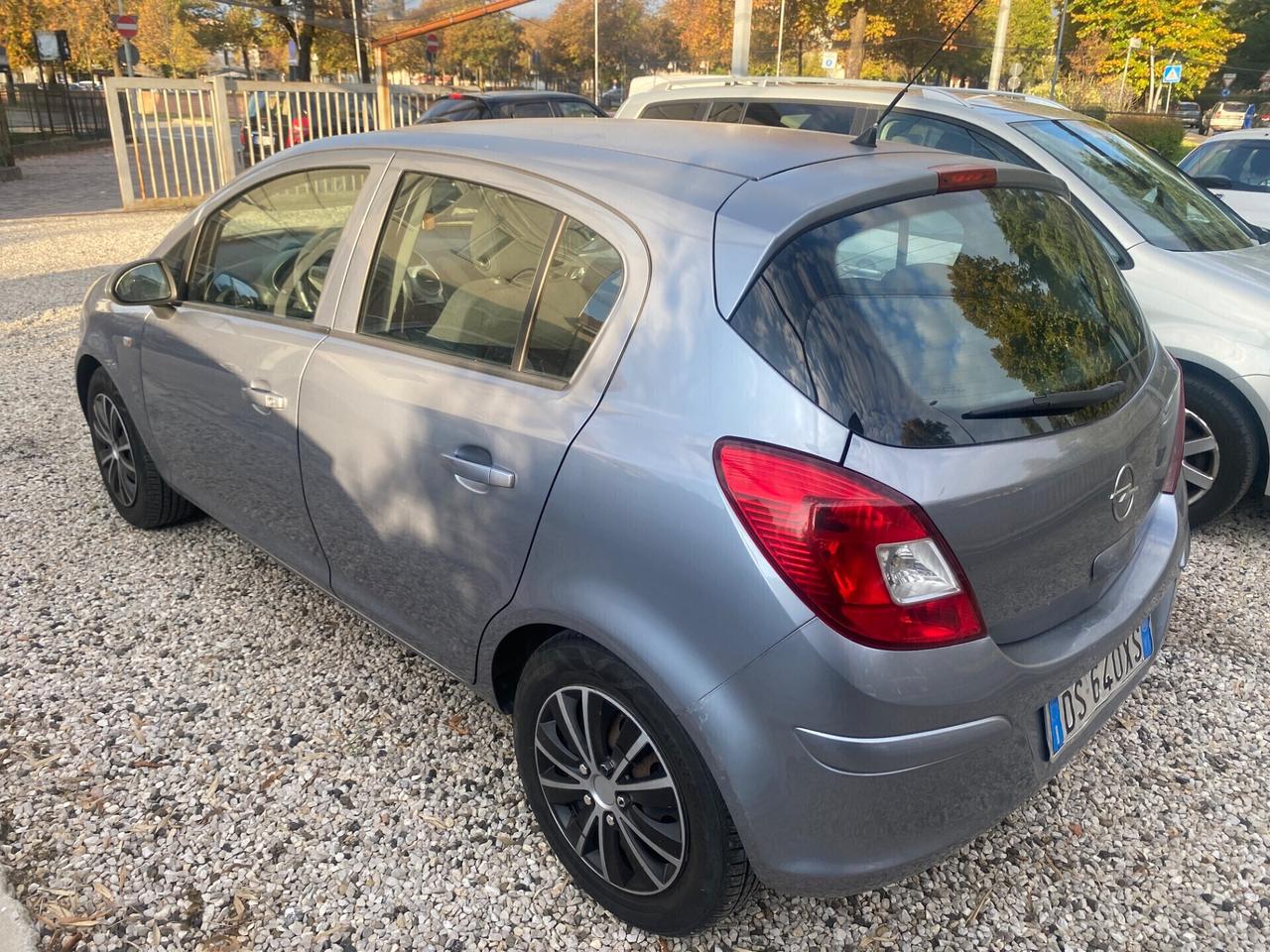 Opel Corsa 1.2 5 porte Enjoy