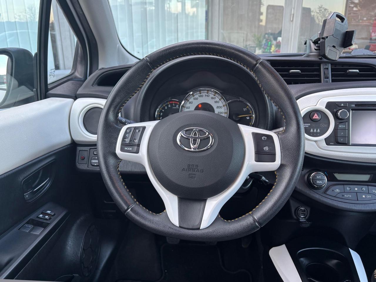 Toyota Yaris 1.3 benzina 99CV E5 - 2014