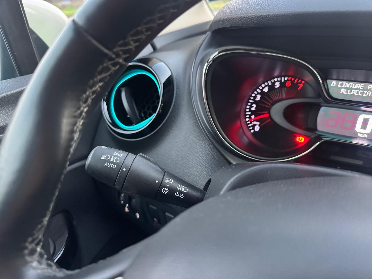 Renault Captur 0.9 tce Intens (energy r-link) 90cv E6