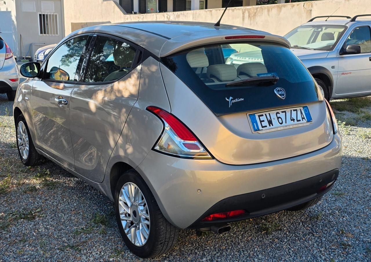 Lancia Ypsilon 1.2 69 CV 5 porte Gold
