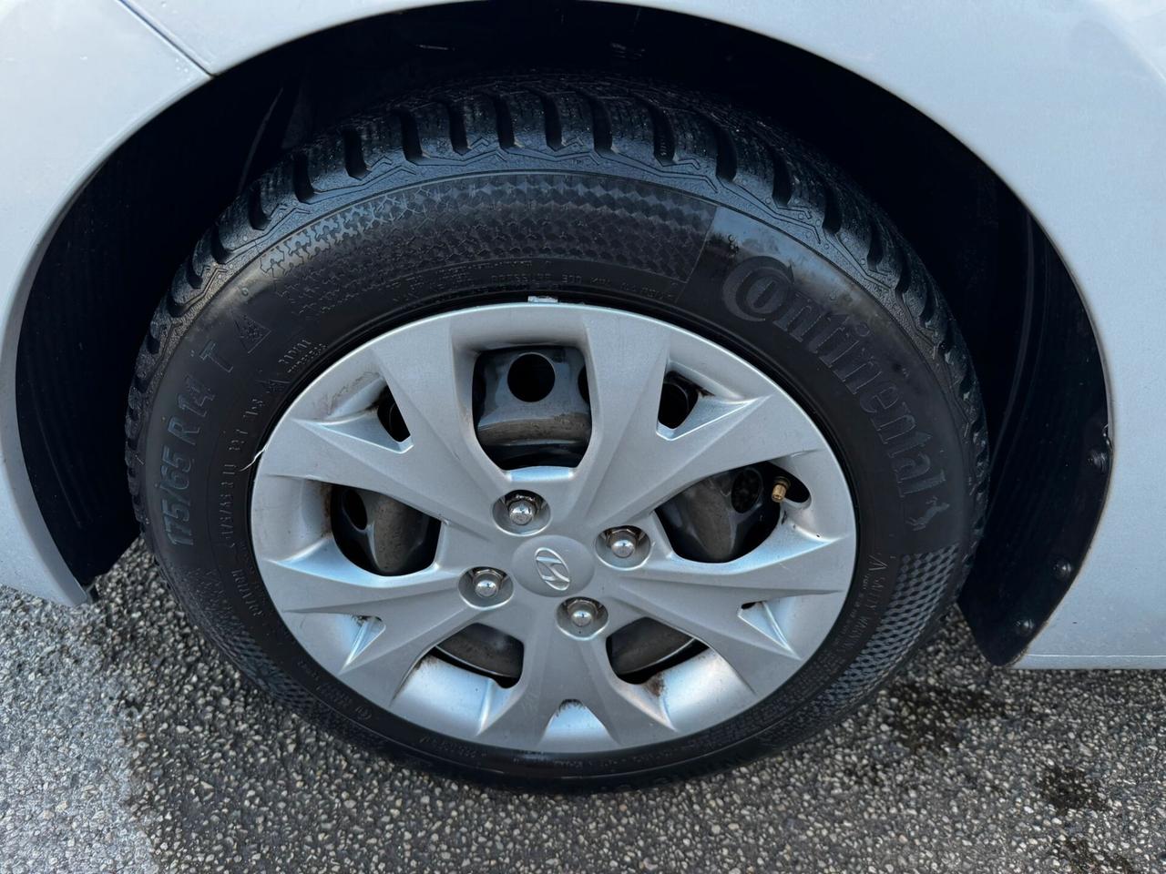 HYUNDAI i10 1,0 GPL 70 CV LOGIN 5P