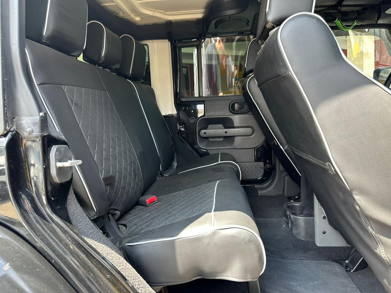 Jeep Wrangler Unlimited 2.8 Auto Sahara Hard-Top
