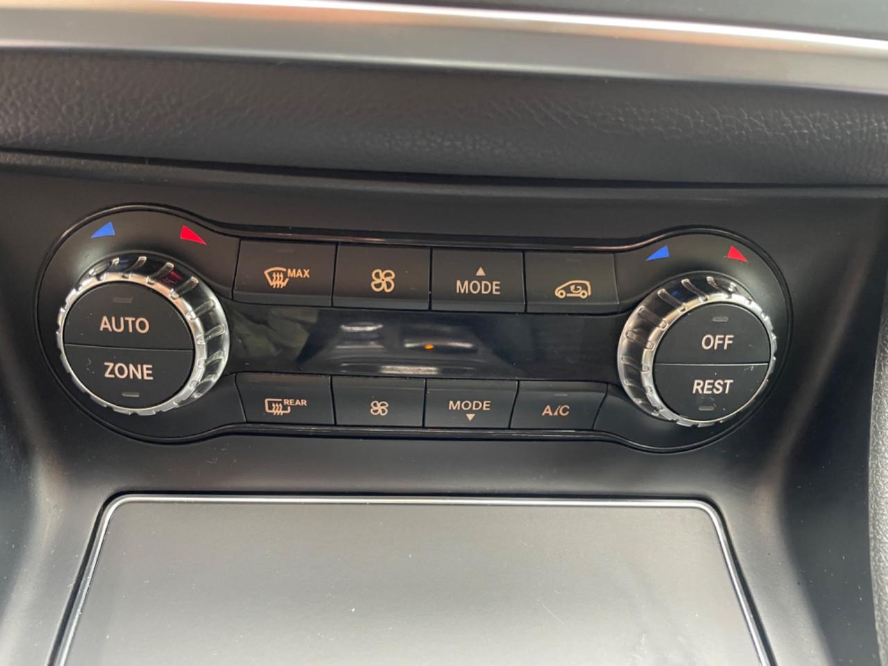 Mercedes-benz GLA 200 d 136CV AUT. PREMIUM AMG NIGHT PACKET TETTO LED NAVY 19