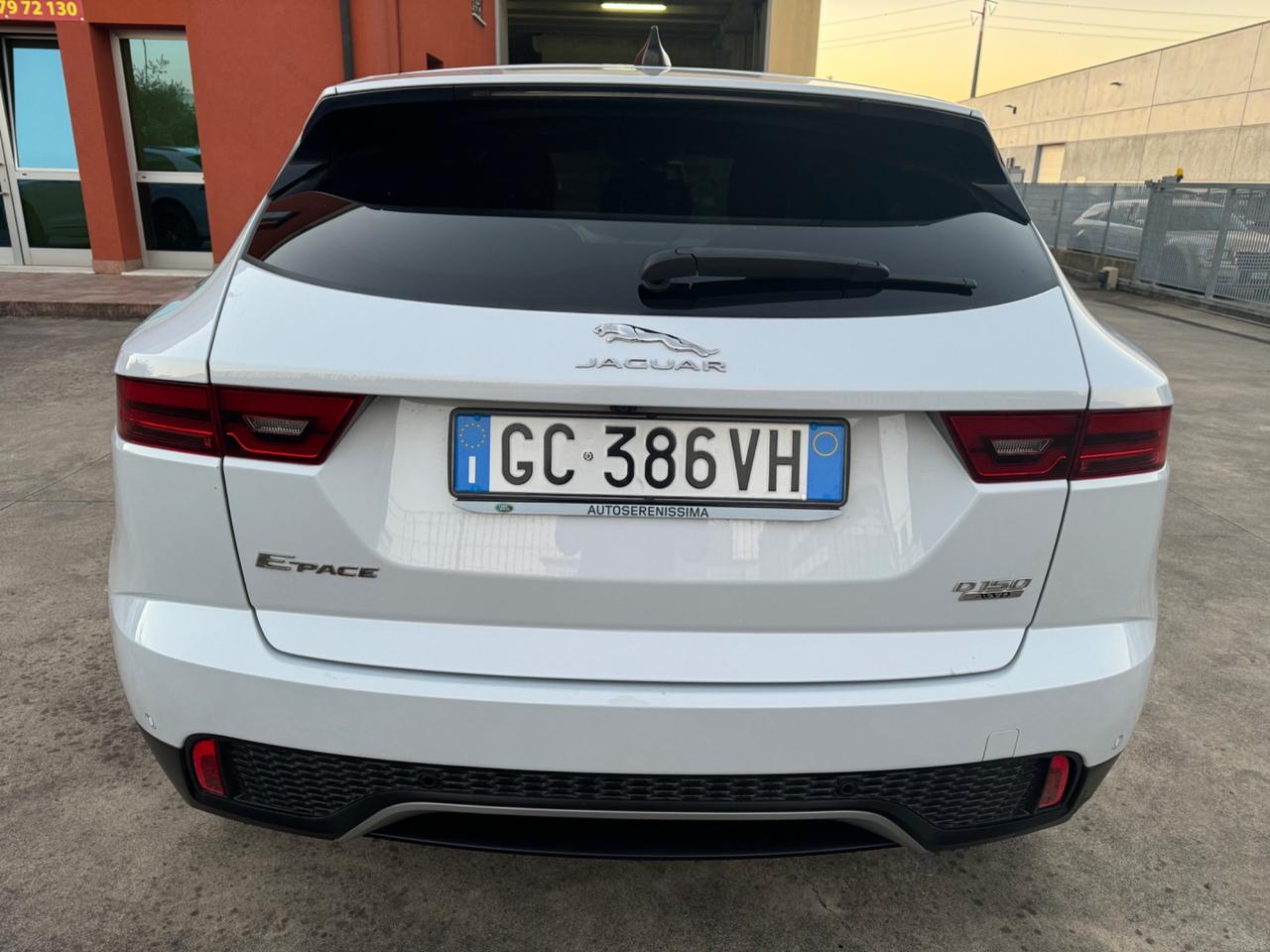 Jaguar Epace autocarro