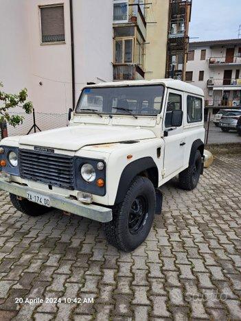 Land rover defender