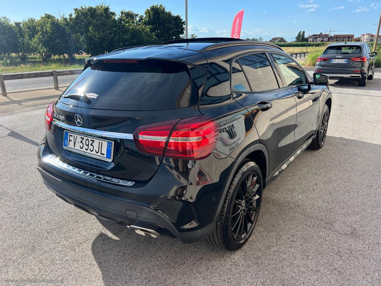 MERCEDES-BENZ GLA 200 Premium EDITION TETTO AUTOMATICA 19 STUPENDA