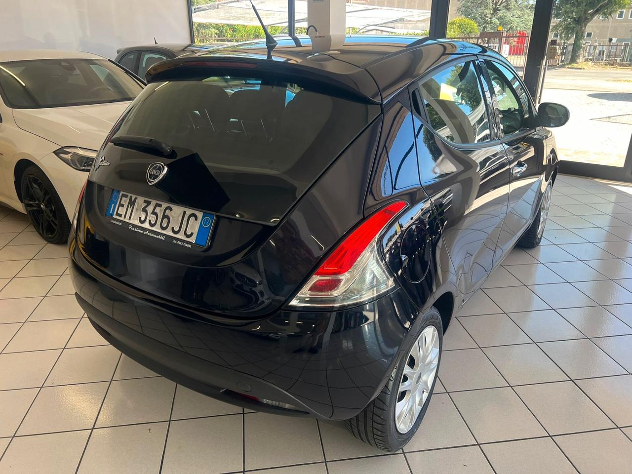 Lancia Ypsilon 1.2 69 CV 5 porte S&S Platinum
