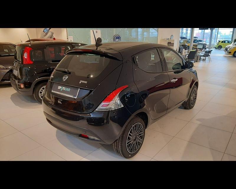 Lancia Ypsilon 1.0 FireFly 5 porte S&S Hybrid Gold