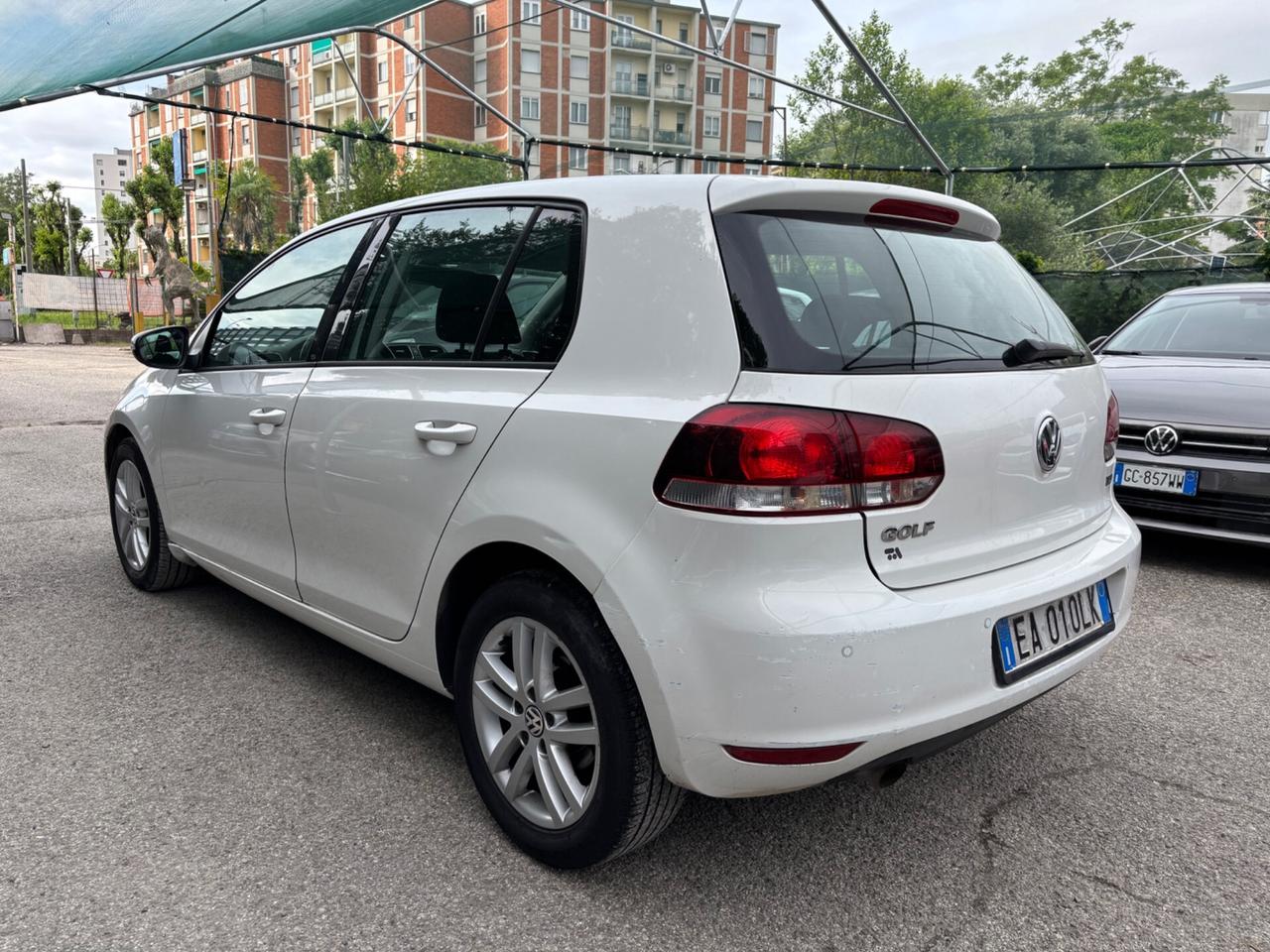 Volkswagen Golf 1.6 TDI 5p. Highline OK NEOPATENTATI