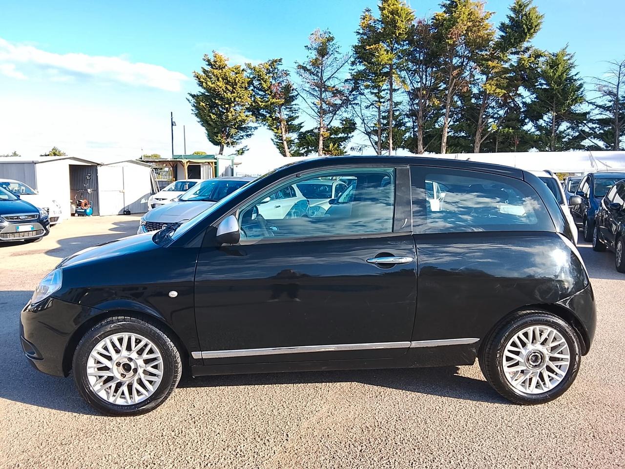 Lancia Ypsilon 1.2 argento