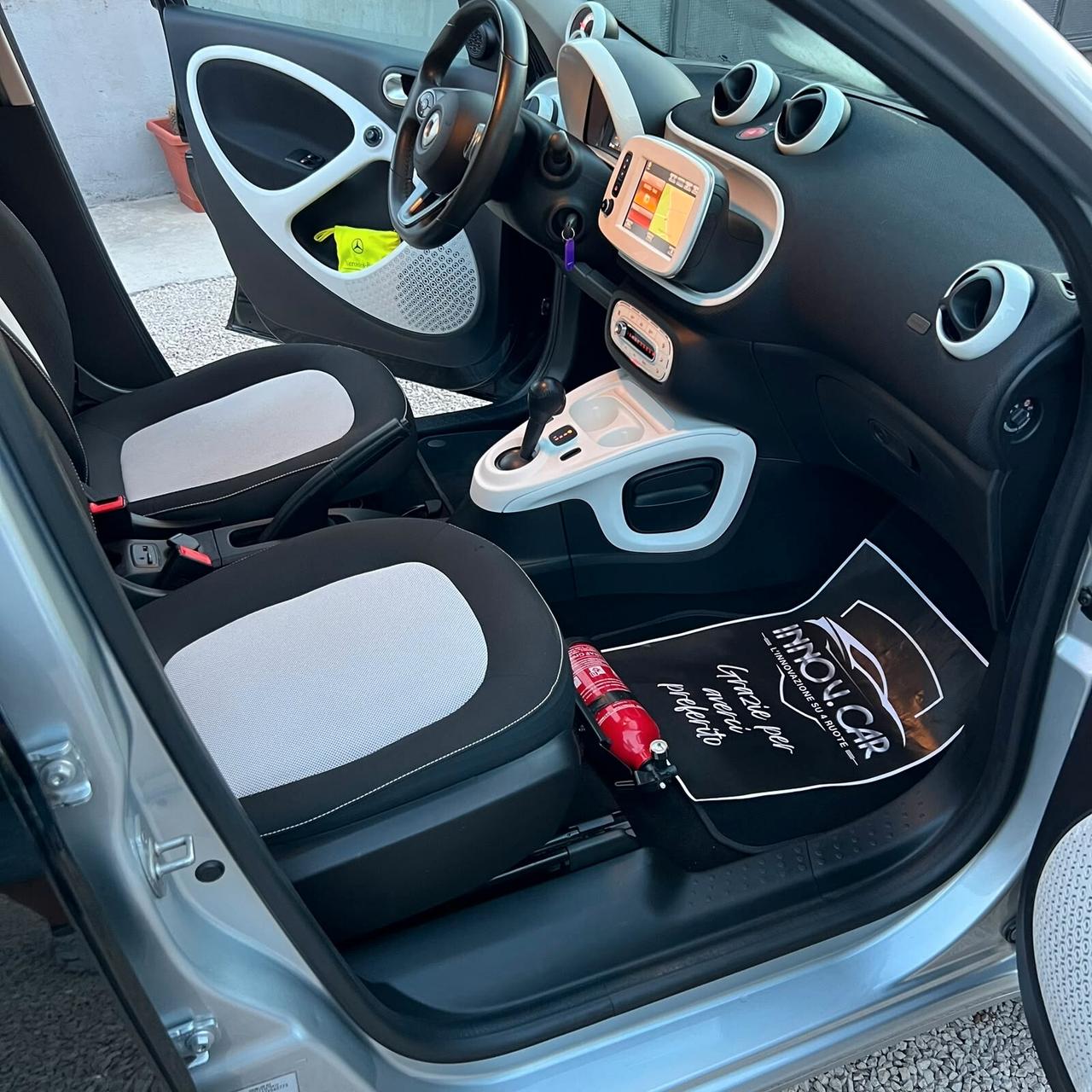 Smart ForFour 1.0 71CV TWINAMIC CAMERA PASSION LED NAVI