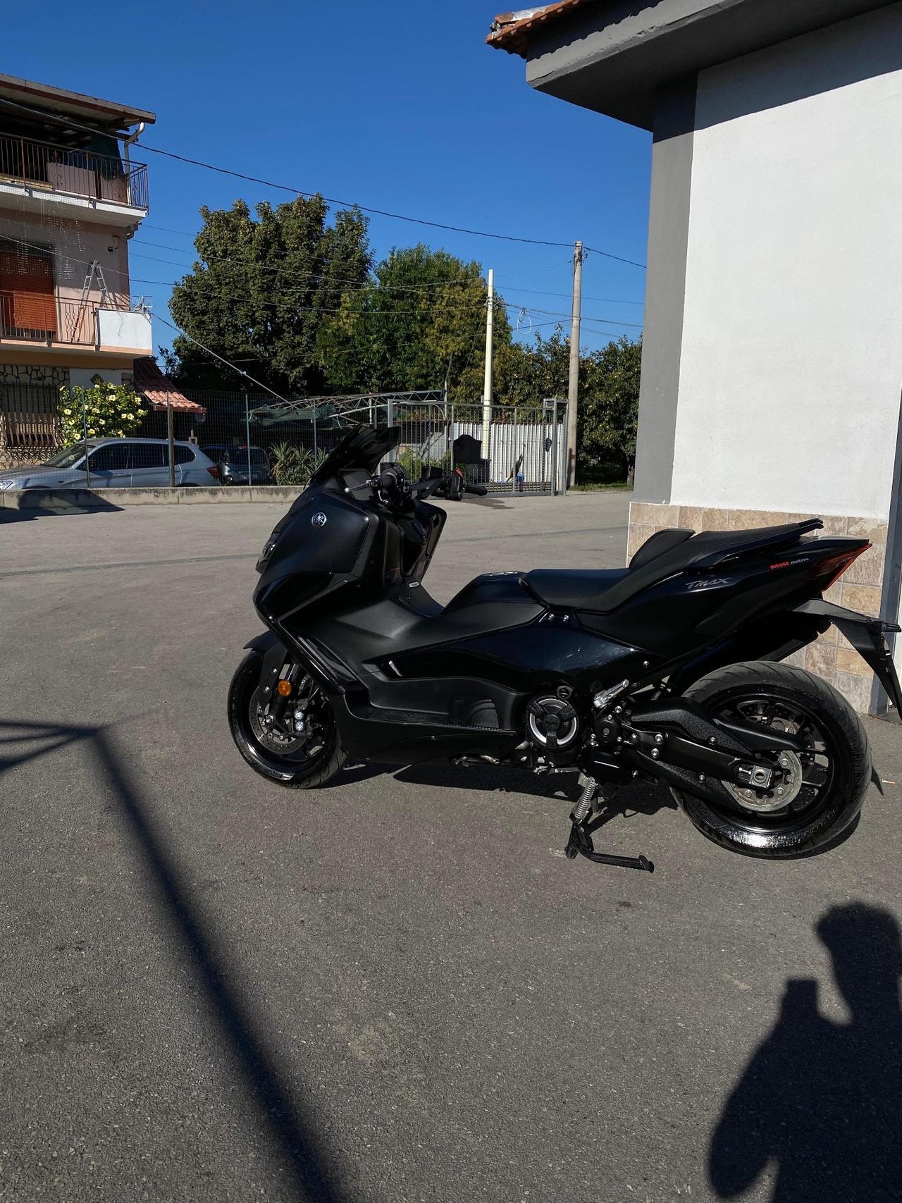 Yamaha T Max 560 black