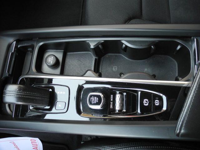 VOLVO XC60 2.0 D AWD Geartronic Business Plus Hybrid autom.