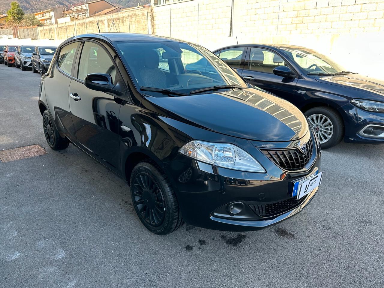 Lancia Ypsilon 1.0 FireFly 5 porte S&S Hybrid Silver