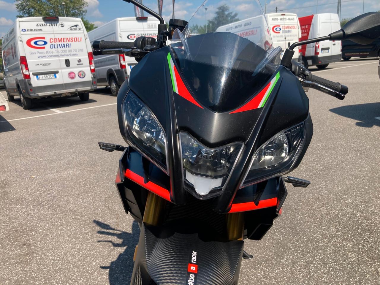 Aprilia Tuono V4 1100 factory accessoriata sospensioni elettroniche