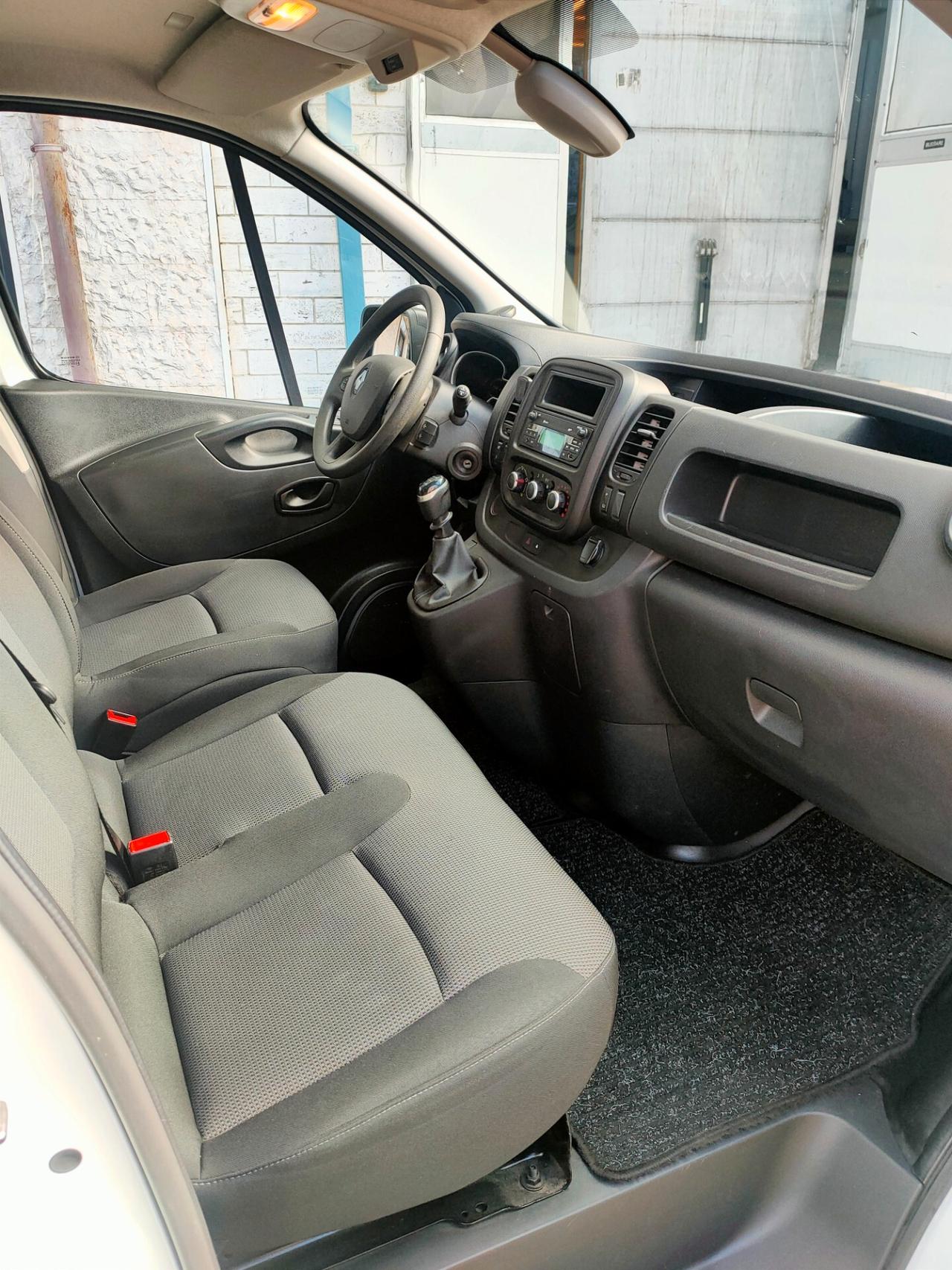 Renault Trafic 3 posti anteriori