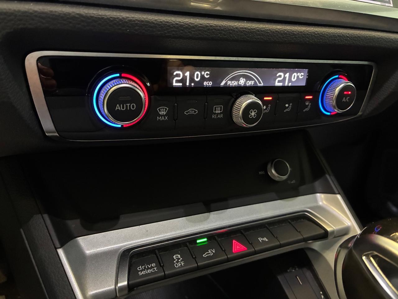 Audi Q3 45 Plug-in s-tronic 245cv Aziendale