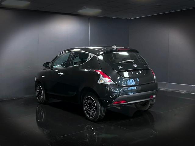 LANCIA Ypsilon 1.0 FireFly 5 porte S&S Hybrid Ecochic Silver