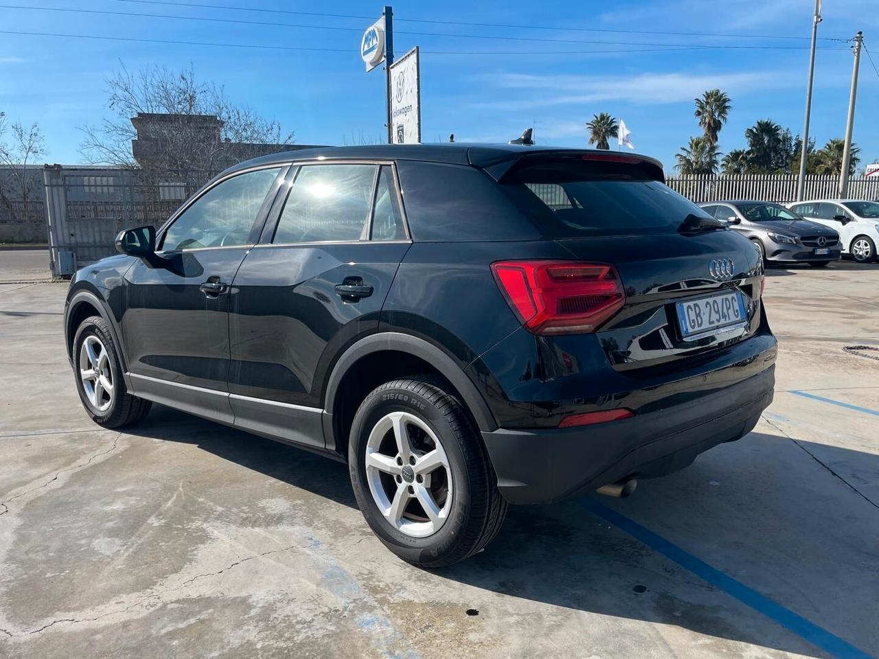 Audi Q2 30 TDI S tronic Identity Black