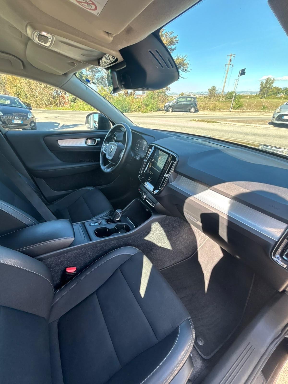 Volvo XC40 D4 AWD Geartronic Business Plus