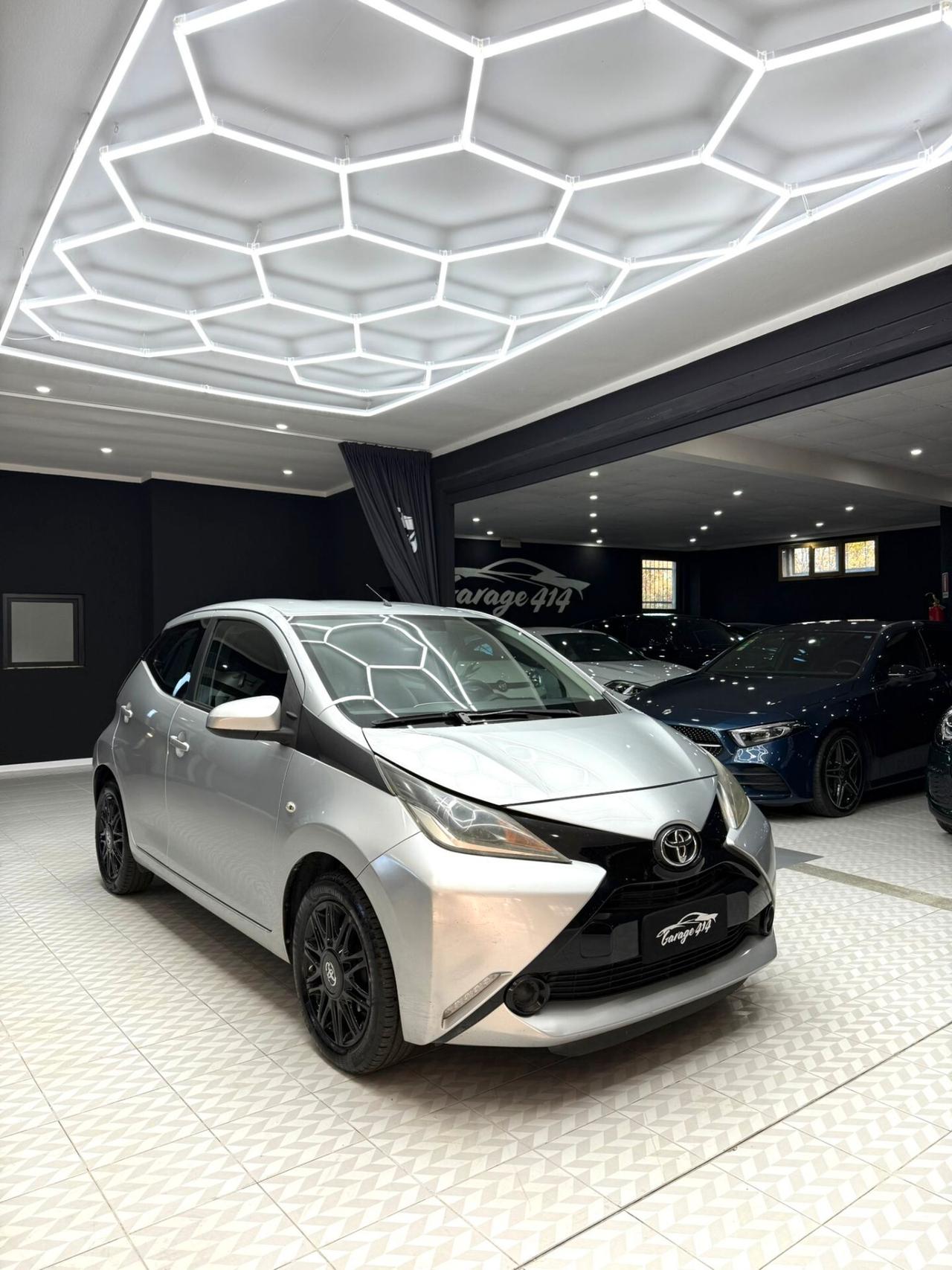 Toyota Aygo 1.0 VVT-i 69 CV 5 porte x-clusiv