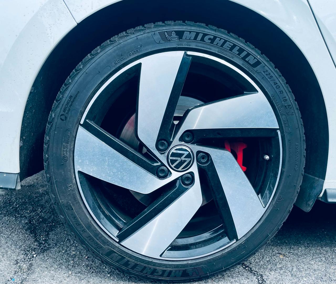 Volkswagen Golf GTI Golf 2.0 TSI GTI DSG