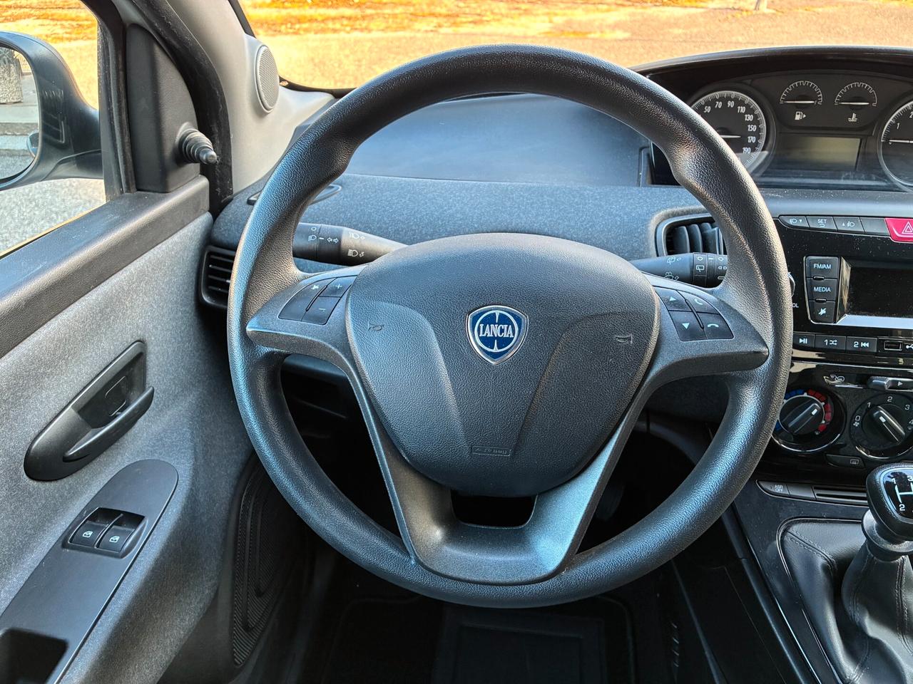 Lancia Ypsilon 1.2 69 CV 5 porte Elefantino