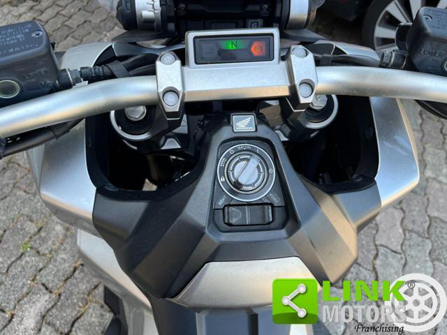 HONDA X-ADV 750 .