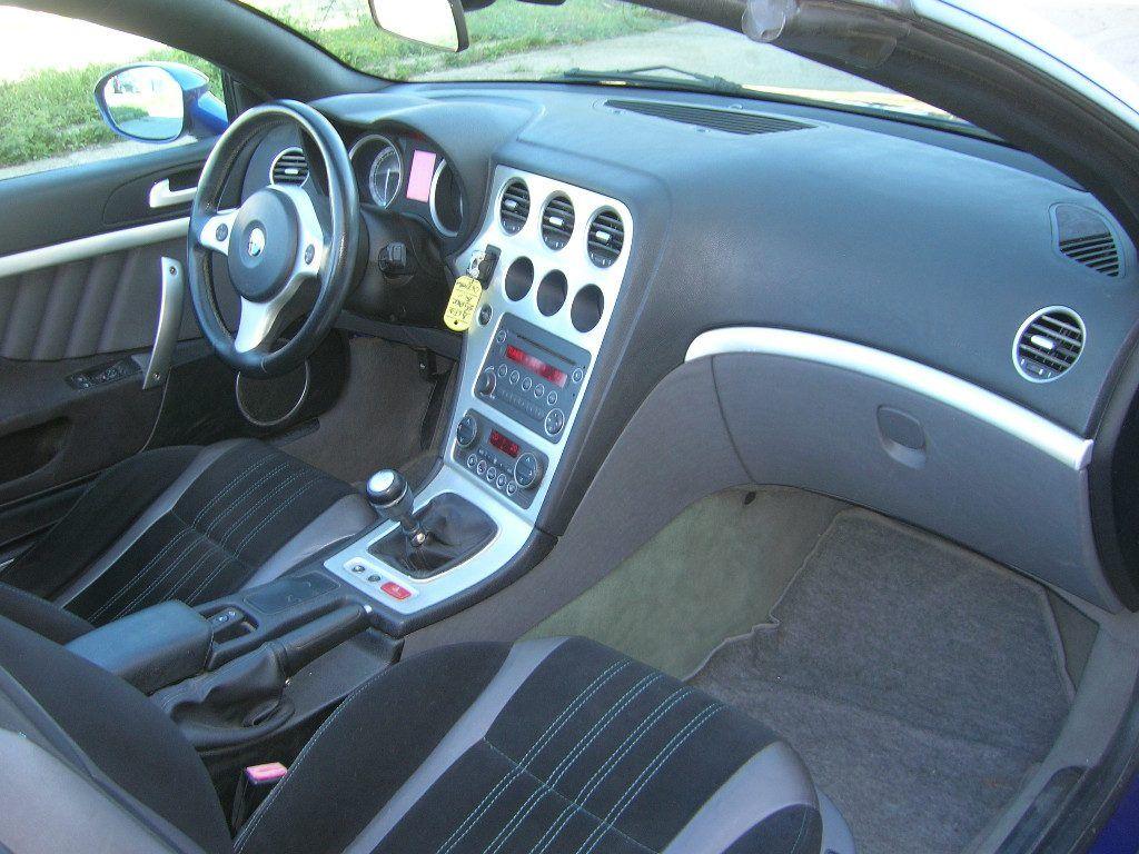 Alfa Romeo Spider 2.2 JTS