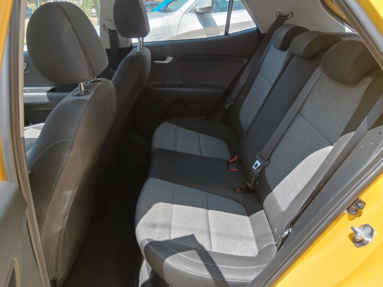 Kia Stonic 1.2 DPI 84CV RETROCAMERA CARPLAY