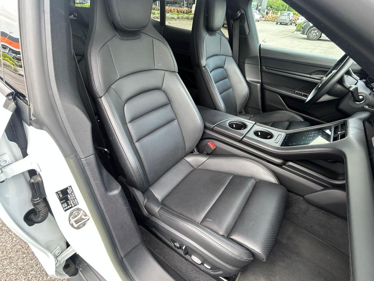 Porsche Taycan Sport Turismo Performance Battery Plus 5 posti