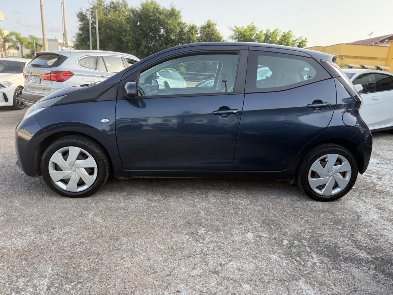 Toyota Aygo 1.0 VVT-i 69 CV 5 porte x-play TSS
