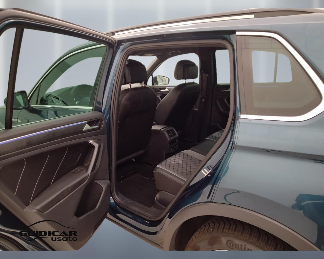 VOLKSWAGEN Tiguan II 2021 - Tiguan 2.0 tdi R-Line 150cv dsg