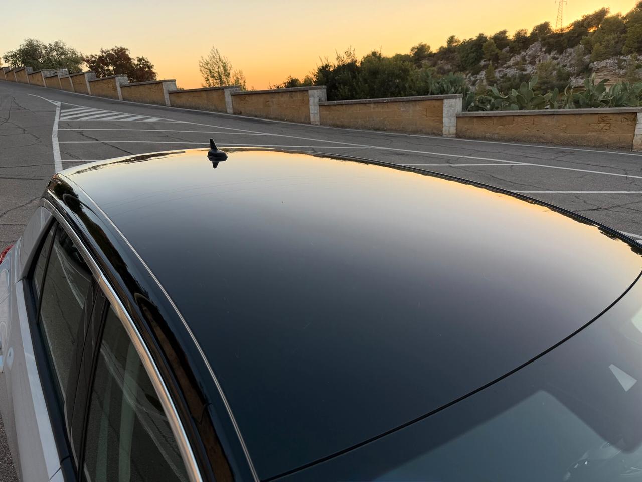 Volkswagen T-Roc/1.0 TSI 110 CV/CAR PLAY/CERCHI 17"/NEOPATENTATI