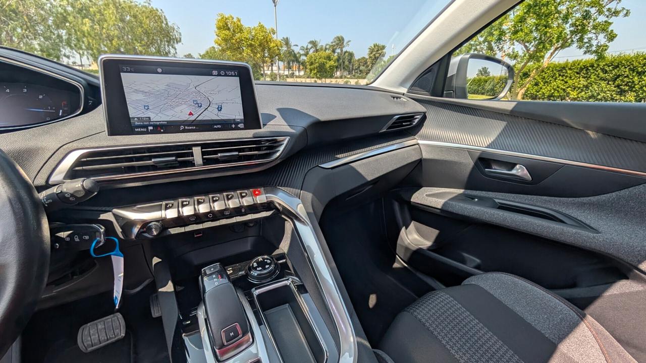 Peugeot 3008 BlueHDi 130 EAT8 TETTO APRIBILE
