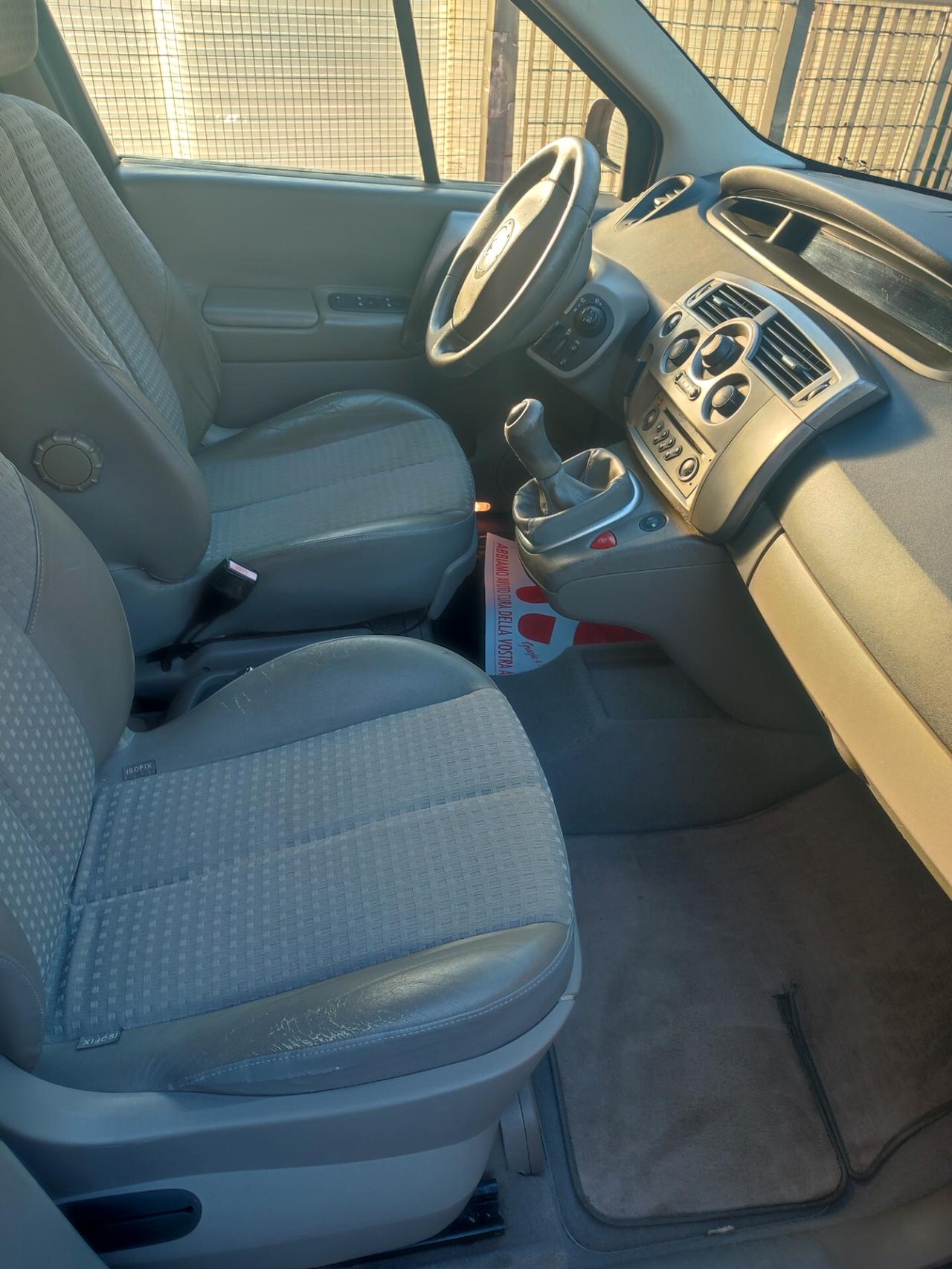 RENAULT SCENIC 1.6BENZINA POCHI KM LEGGERE