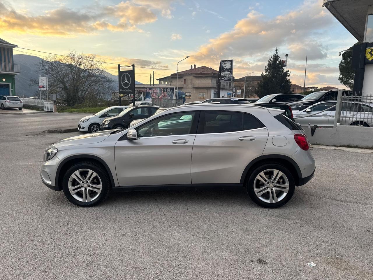 Mercedes-benz GLA 200 d Premium tetto automatica Garanzia