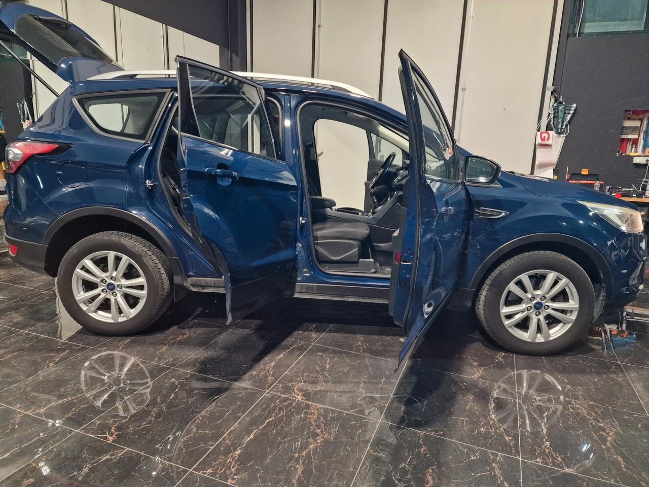 Ford Kuga 1.5 TDCI 120 CV S&S 2WD ST-Line Business