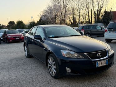 Lexus IS 220d 2.2 16V Luxury