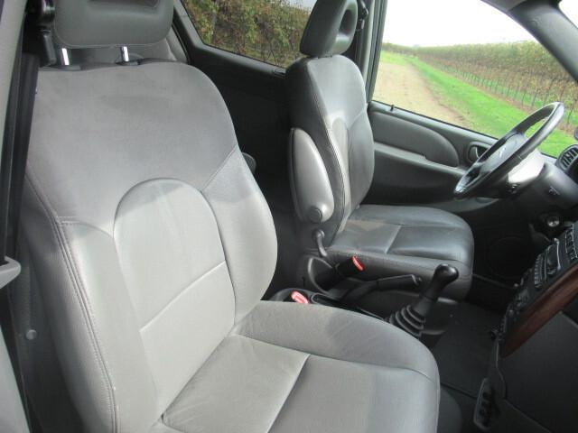 Chrysler Voyager 2.5 crd LX Leather MANUALE