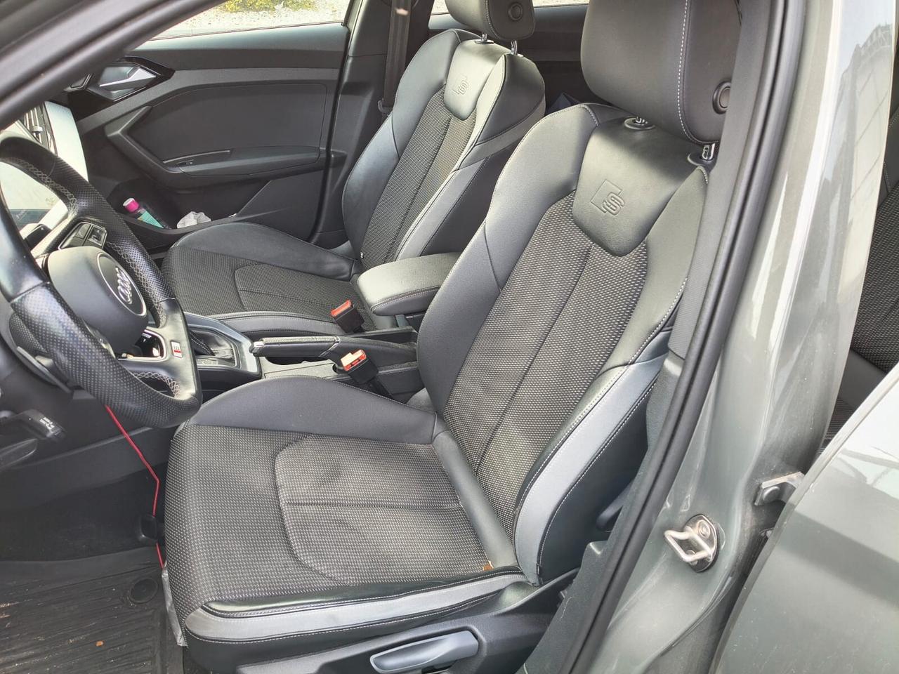 Audi A1 citycarver 30 TFSI S tronic Identity Contrast