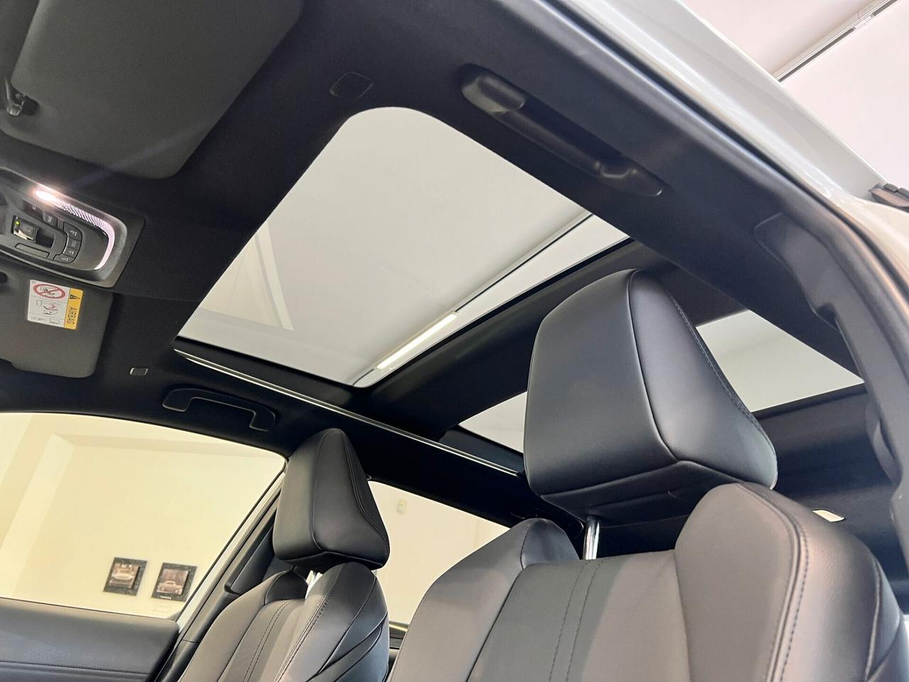 Toyota Corolla Cross MY23 LOUNGE 2.0 HYBRID AWD-i