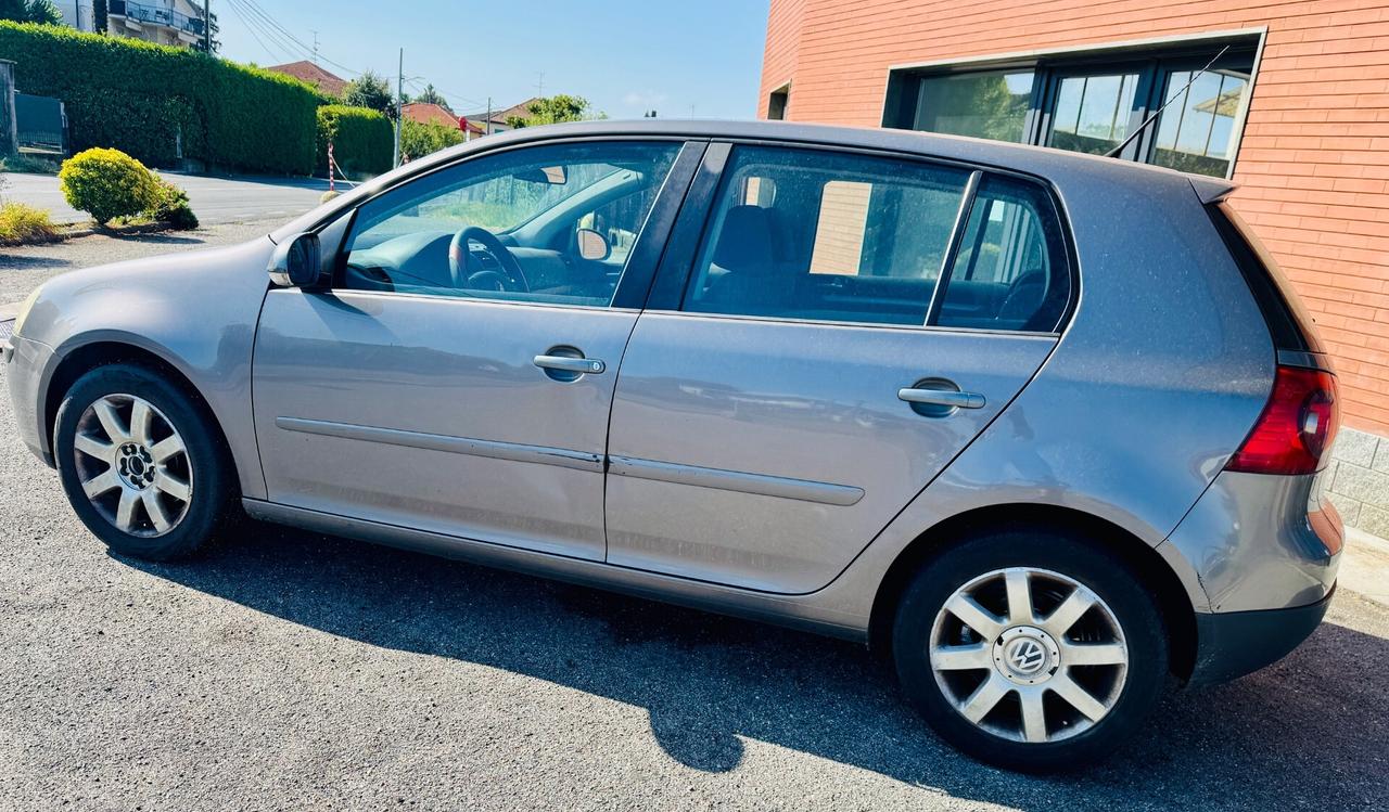 Volkswagen Golf 1.9 TDI 5p. Sportline Ltd