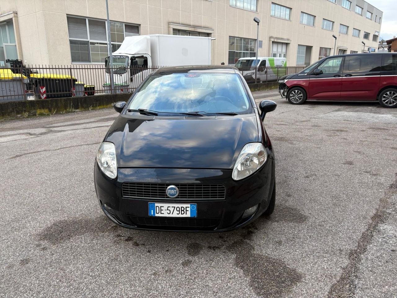 Fiat Grande Punto 1.4 3 porte Dynamic SI NEOPATENTATI