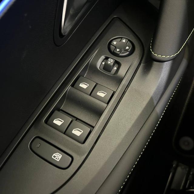 PEUGEOT 2008 Hybrid 145 e-DCS6 GT
