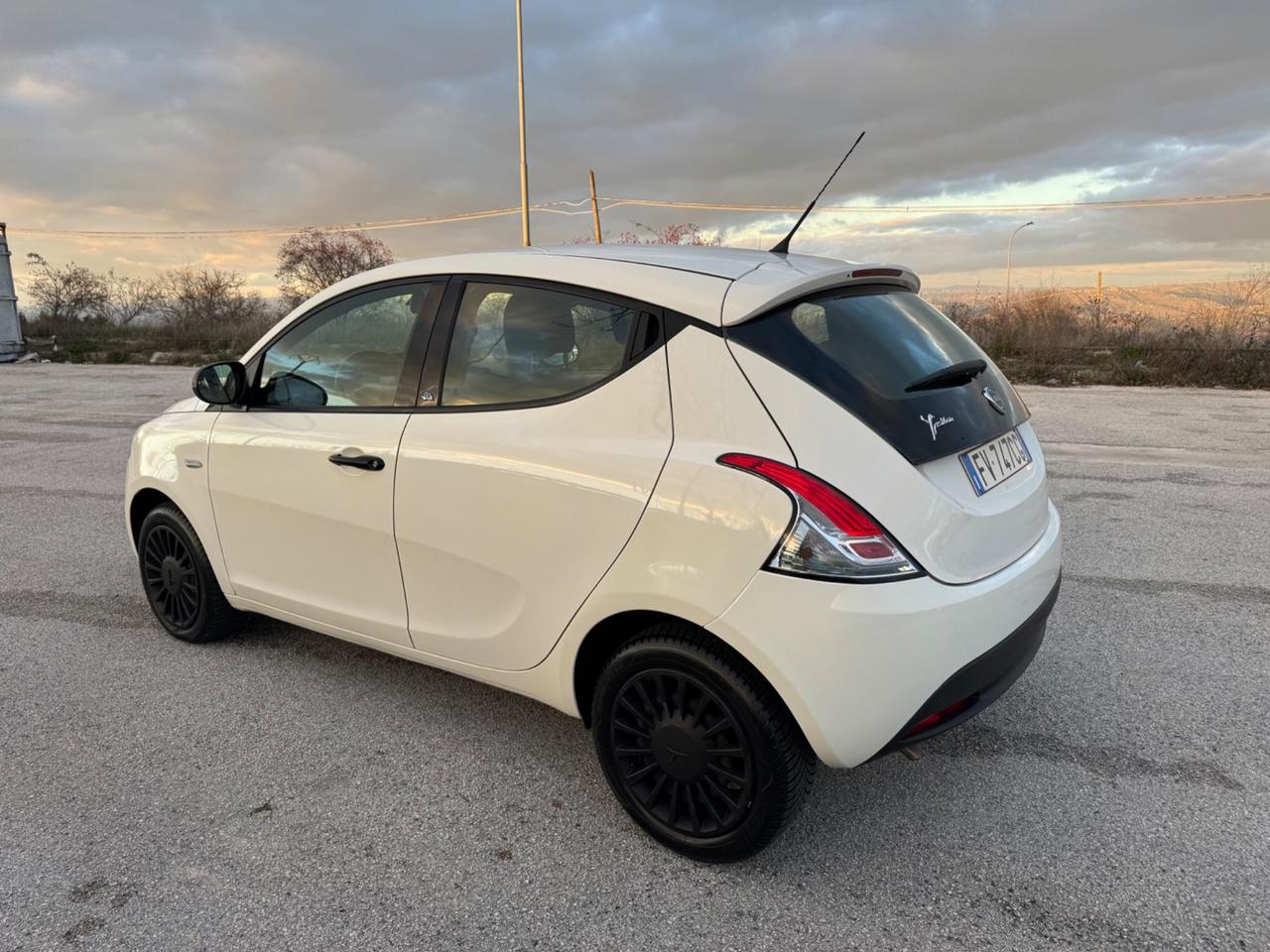 Lancia Ypsilon 1.2 69 CV 5 porte S&S Gold