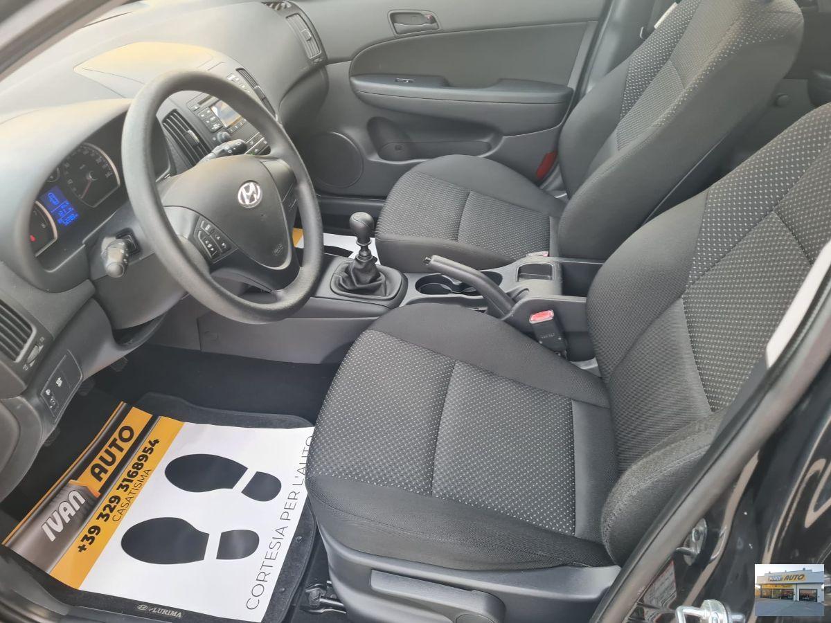 HYUNDAI i30 1.4 Benzina-52.000 Km-Neopatentati