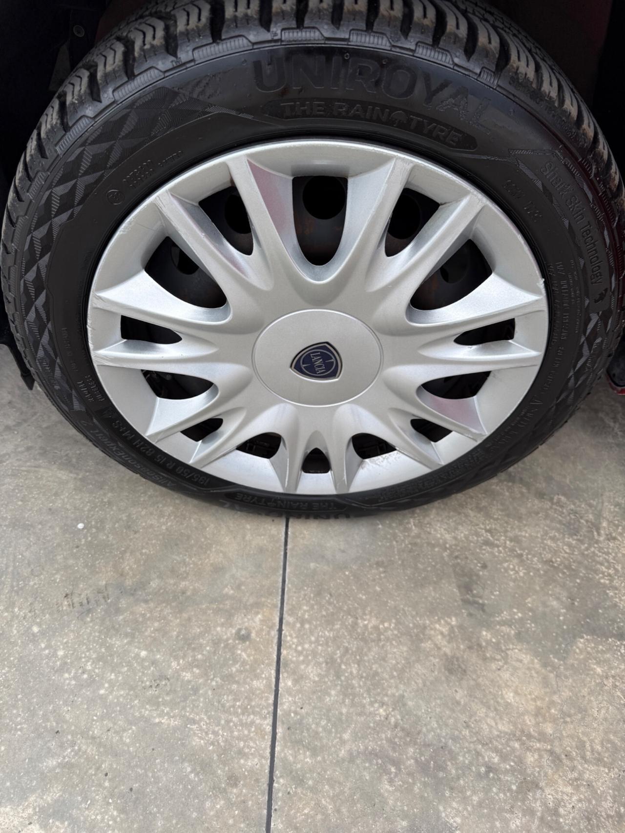 Lancia Ypsilon 1.2 69 CV 5 porte GPL Ecochic Gold