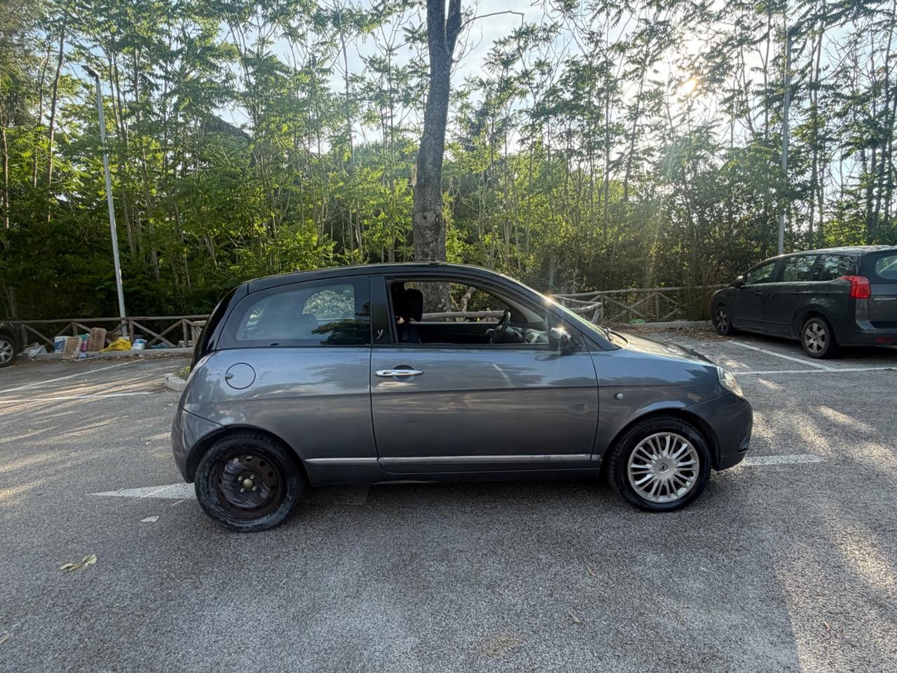 Lancia Ypsilon 1.3 MJT 75 CV Platino